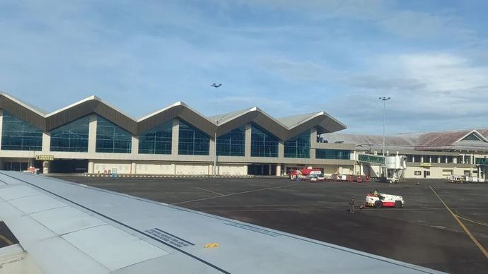 Gangguan Jarak Pandang, Operasional Penerbangan di Bandara Samrat Manado Dihentikan Sementara