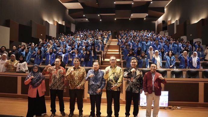 Warta Ekonomi dan LPS Gelar Seminar Penguatan Literasi Keuangan di Universitas Pamulang 