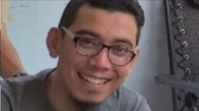 Keluarga tengah mencari keberadaan Firman Ghazali bin Abdul Kadir yang dilaporkan hilang sejak Minggu (4/10/2026) siang.  Firman terakhir kali terlihat di wilayah Gempol, tepatnya di depan kantor PDI Perjuangan, sekitar pukul 13.00 WIB.