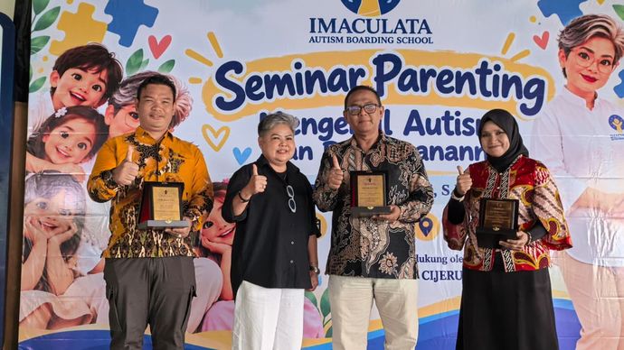 Komisioner Komnas Perlindungan Anak sekaligus Bunda Anak Autis Indonesia, Dr. Imaculata Umiyati, S.Pd., M.Si., menggelar seminar parenting gratis bertajuk "Mengenal Autisme dan Penanganannya" di Kecamatan Cijeruk, Kabupaten Bogor, pada Minggu (4/10/2026).