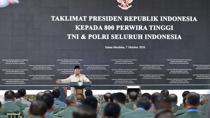 Prabowo Subianto menekankan pentingnya peningkatan profesionalisme Tentara Nasional Indonesia (TNI) dan Kepolisian Negara Republik Indonesia (Polri) dalam menghadapi perkembangan tantangan keamanan global