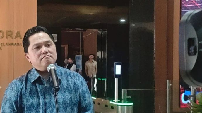 Ketua Umum PSSI Erick Thohir memberikan keterangan kepada awak media di Jakarta