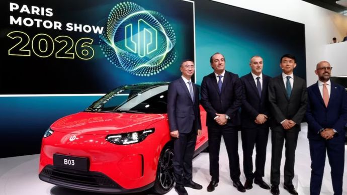 Ajang pameran otomotif Paris Motor Show 2026 menjadi ajang bagi Volkswagen dan Stelantis untuk menunjukkan strategi terbaru mereka. (Foto: Dok/Benoit Tessier/Reuters) 