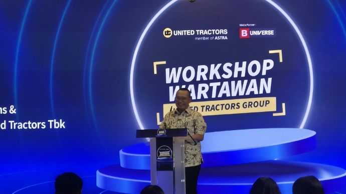 Human Capital, Communications &amp; Sustainability PT United Tractors Tbk, Ari Sutrisno
