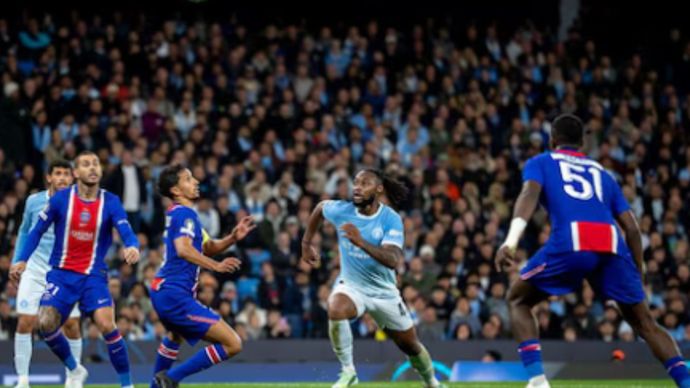 Paris Saint-Germain kontra Manchester City dalam pertandingan Liga Champions 2026/27 (13/10/2026).