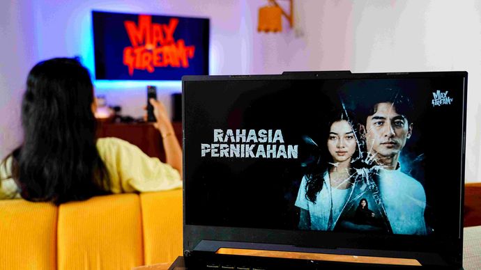 Telkomsel melalui MAXStream TV menghadirkan Rahasia Pernikahan, film perdana yang memadukan teknologi AI dengan kreativitas tim produksi. Tayang sejak 7 Oktober 2026, film ini menyuguhkan misteri dan ketegangan psikologis melalui kisah rumah tangga yang menyimpan rahasia di balik kesempurnaan