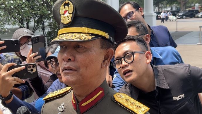 Kepala Staf Umum (Kasum) TNI Letjen Richard Tampubolon dan Pangdam XXI/Radin Inten Mayjen TNI Kristomei Sianturi mendatangi Istana Kepresidenan, Jakarta