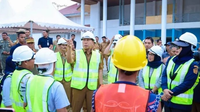 Gubernur Sultra Tinjau Kesiapan Revitalisasi Kawasan Olahraga Lakidende