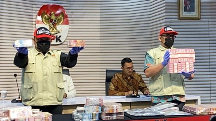 Barang bukti OTT BNPB