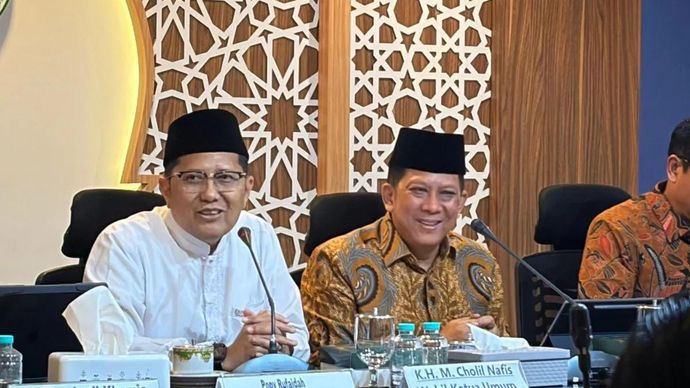 Wakil Ketua Umum Majelis Ulama Indonesia (Waketum MUI) Muhammad Cholil Nafis memberikan sambutan dalam Tukar Pikiran Implementasi Wajib Halal Oktober 2026 di Kantor MUI Pusat, Jakarta, Jumat, 16 Oktober 2026