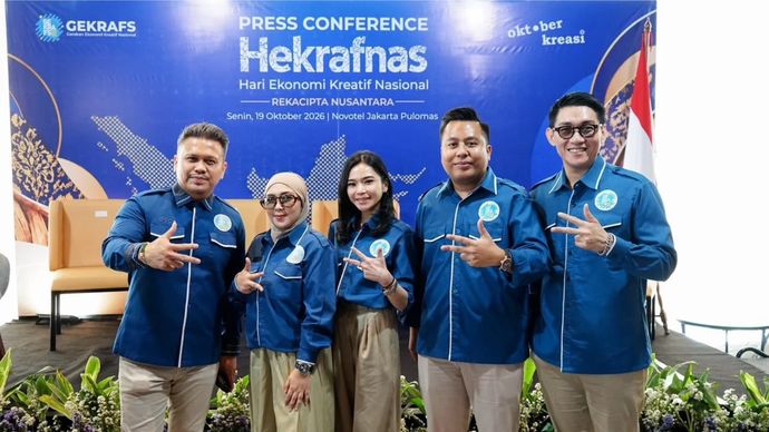 (Kiri ke kanan) Ketua Komite Luar Negeri DPP Gekrafs Osco Olfriady Letunggamu, Sekretaris Jenderal DPP Gekrafs Temi Sumarlin, Ketua Komite HEKRAFNAS 2026 Aqilla Rahmani, Tommy William Tampubolon, dan Ketua Bakominfo DPP Gekrafs Riefian Fajarsyah.