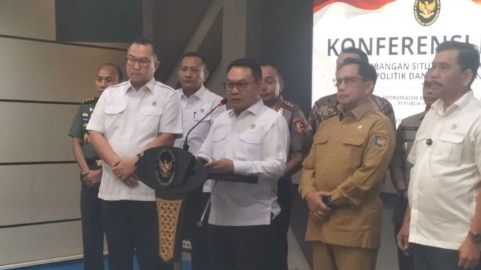 Menko Polkam Dudung Abdurachman saat jumpa pers di kantor Menko Polkam, Jakarta Timur, Senin (19/1/2026) 