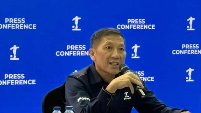 Direktur Utama I-League Ferry Paulus dalam konferensi pers di Jakarta, Rabu (21/10/2026).