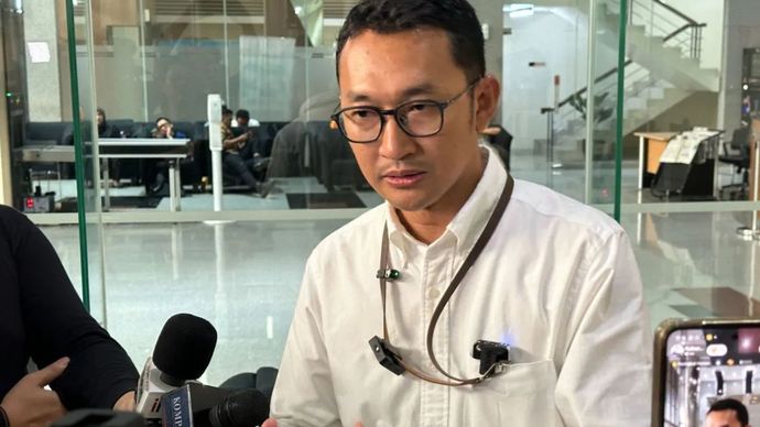Juru Bicara Komisi Pemberantasan Korupsi Budi Prasetyo memberikan keterangan di Gedung Merah Putih KPK, Jakarta, Rabu (21/10/2026)