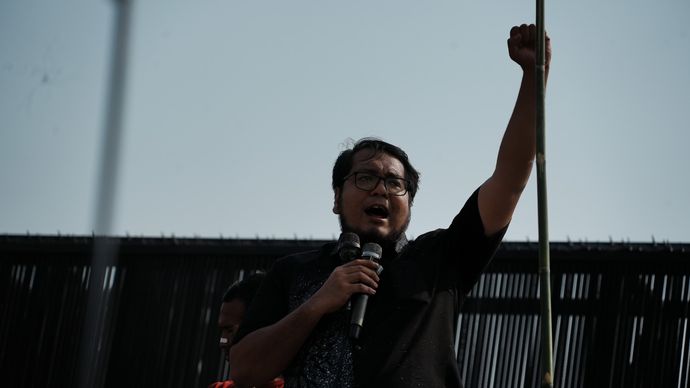 Aksi dan seruan WALHI dalam catatan dua tahun pemerintahan Prabowo-Gibran, mendesak pemerintah untuk menghentikan kebijakan pembangunan yang mengorbankan kelestarian lingkungan dan keselamatan rakyat