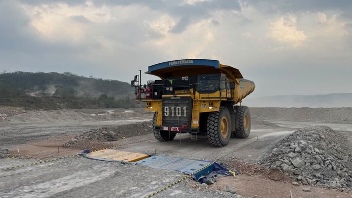 Komatsu HD785-7 Hybrid EREV Mulai Diuji di Tambang Indonesia.