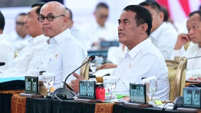 Menteri Pertanian Amran Sulaiman menyampaikan paparannya dalam Sidang Kabinet Paripurna di Halaman Tengah Istana Merdeka Jakarta, Kamis (22/10/2026).