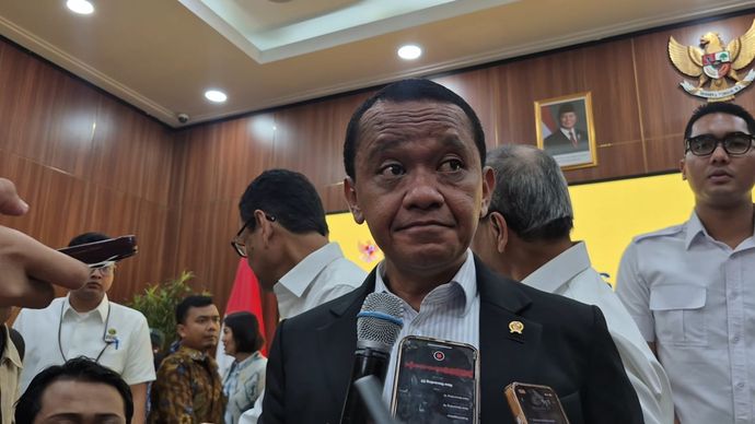 Menteri Koordinator Bidang Hilirisasi dan Transisi Energi sekaligus Menteri Energi dan Sumber Daya Mineral (ESDM) Bahlil Lahadalia menegaskan tidak ada konflik antara Indonesia dan Singapura terkait kebijakan pemangkasan ekspor gas ke negara tersebut.