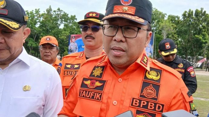 Dok-Kepala BPBD Kabupaten Tangerang, Achmad Taufik memberikan keterangan resmi terkait potensi kebencanaan kepada awak media di Tangerang, Banten.