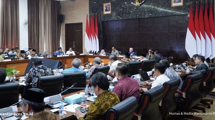 Dewan Pertimbangan Presiden Republik Indonesia (Wantimpres RI) menggelar Rapat Pleno Keempat untuk membahas perkembangan penyusunan pertimbangan perdana kepada Presiden Prabowo Subianto sesuai amanat undang-undang