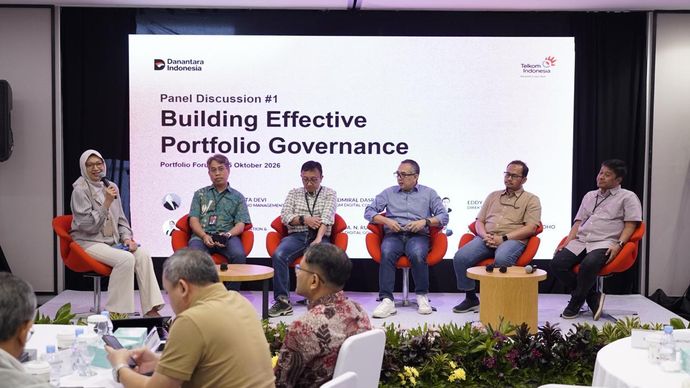 Suasana pemaparan materi dan peta jalan portofolio bisnis dalam rangkaian Portfolio Forum TelkomGroup, yang mempertemukan manajemen Telkom dan para pemimpin entitas anak usaha guna menyelaraskan strategi bisnis hingga 2030.