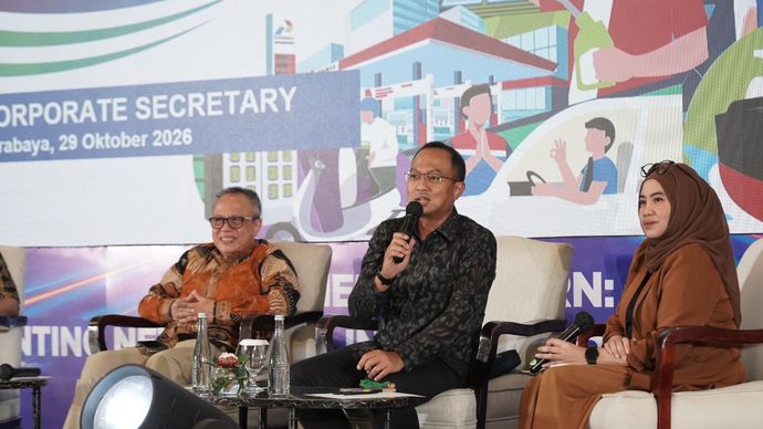 Corporate Secretary PT Pertamina Persero, Arya Dwi Paramita (tengah), pada sesi panel ke-6 di hari ke-2 Indonesia Digital Media Conference (IDMC) 2026, yang berlangsung di Hotel Shangri-La Surabaya, Jawa Timur, Kamis, 29 Oktober 2026.