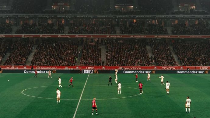 Suasana pertandingan Liga Prancis antara Lille menghadapi Lens di Stadion Pierre-Mauroy, Villeneuve-d'Ascq, Jumat, 30 Oktober 2026 waktu setempat