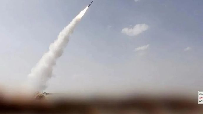 Kelompok Houthi di Yaman dan koalisi pimpinan Arab Saudi saling melancarkan serangan berskala besar pada Sabtu, 24 Oktober 2026. Houthi mengeklaim telah melancarkan serangkaian serangan rudal dan drone secara luas di berbagai wilayah Arab Saudi, sementara serangan udara intensif koalisi pimpinan Arab Saudi menghantam wilayah-wilayah yang dikuasai Houthi di Yaman dan menimbulkan sejumlah korban.
