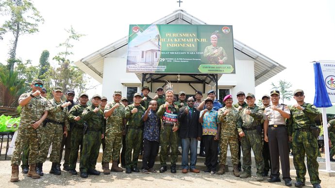 Gereja Kemah Injil Indonesia (GKII) Jemaat Mickelson Wara Ston di Kampung Mosso, Distrik Muara Tami, Kota Jayapura, secara resmi diresmikan oleh Pangkogabwilhan III Letjen TNI Lucky Avianto didampingi Pangkoops TNI Habema Brigjen TNI Riyanto, Kamis 29 Oktober 2026.