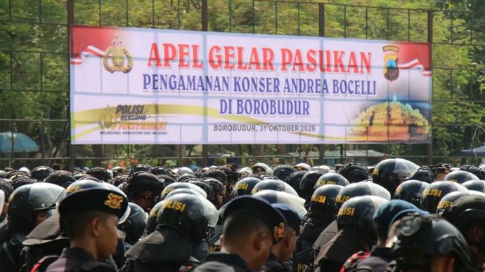 Aparat keamanan apel pentas Andrea Bucelli di Magelang, Sabtu, 31 Oktober 2026.