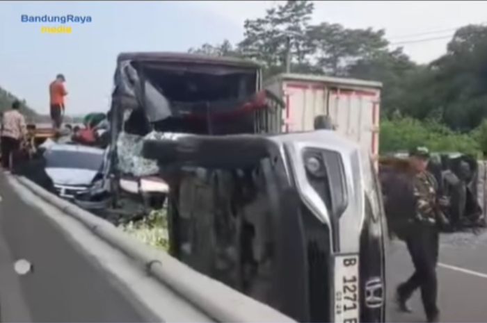 Kecelakaan Beruntun Di Tol Cipularang KM 85 Arah Jakarta, Disebut Ada 2 ...