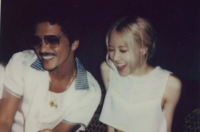 Rose BLACKPINK Dan Bruno Mars Resmi Rilis Lagu Bertajuk APT - Ntvnews.id