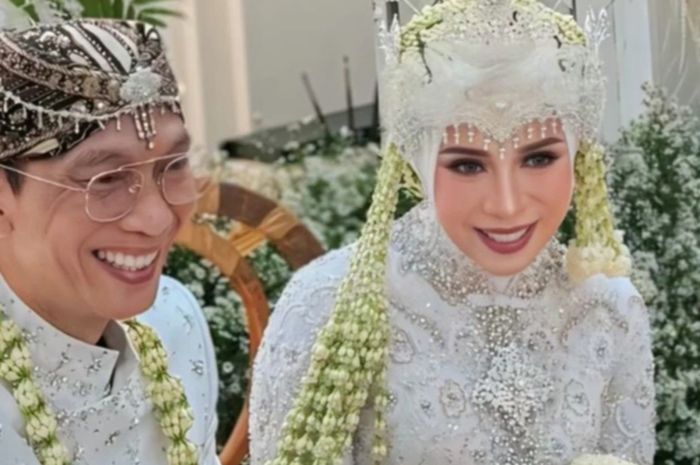 Melly Goeslaw 'Nikah Lagi', Usung Konsep Adat Sunda - Ntvnews.id