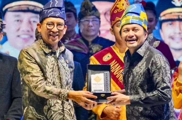Menbud Fadli Zon Dorong Taman Budaya Jadi Pusat Pemajuan Kebudayaan  Indonesia - Ntvnews.id