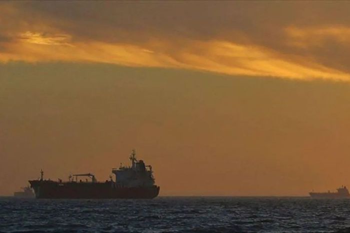 Ilustrasi - Kapal tanker berlayar di laut lepas. (ANTARA/Anadolu/aa.)