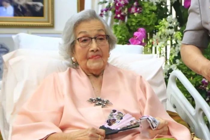 Eyang Meri Istri Jenderal Hoegeng Meninggal Dunia di Usia 100 Tahun - Ntvnews.id