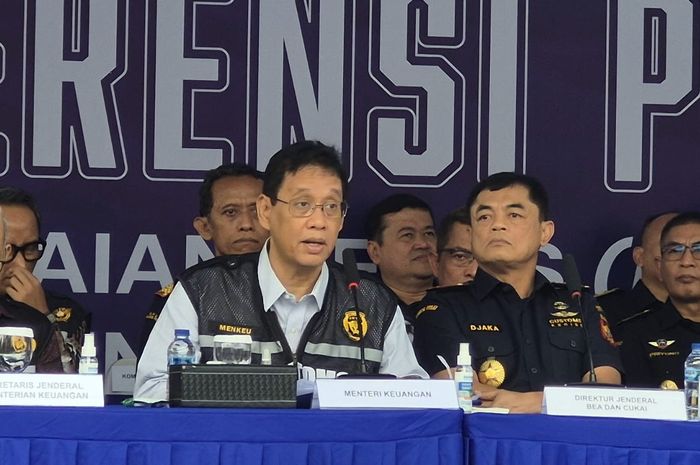 Menteri Keuangan (Menkeu) Purbaya Yudhi Sadewa mengungkap temuan menarik dari hasil penindakan 43 kontainer pakaian bekas impor ilegal (balpres) di Pelabuhan Tanjung Priok. 