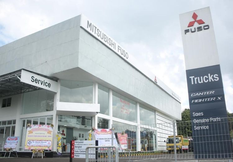 Mitsubishi Fuso Perluas Layanan, Resmikan Diler Baru di Kota Ampah