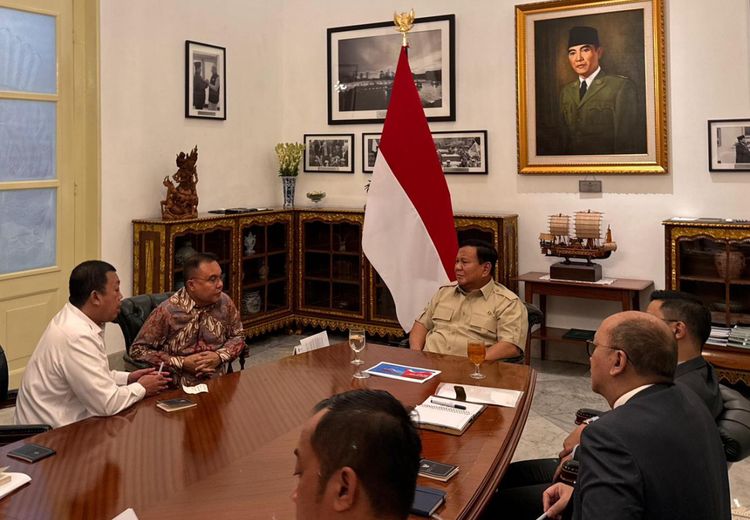 Prabowo Bahas Stabilitas Politik dan Penguatan Investasi Bersama Sejumlah Tokoh di Istana Merdeka