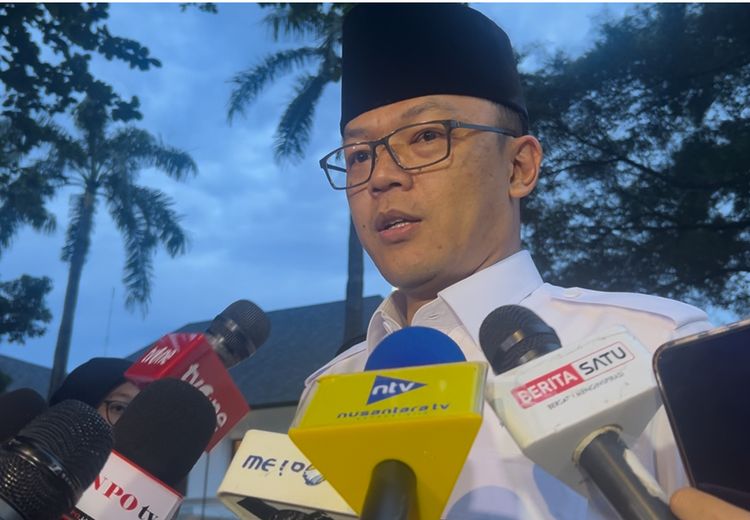 Ini Alasan Sugiono Terima Dony Ahmad Munir Jadi Kader Gerindra