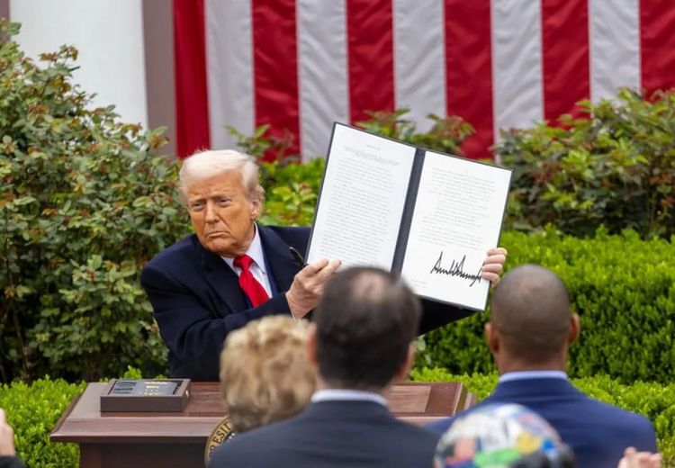 Tak Cuma Indonesia, Panel Surya India dan Laos juga Kena Tarif Impor Tinggi dari AS