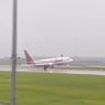 Pesawat Batik Air Nyaris Kecelakaan, Mendarat Miring Gegara Diterpa Angin
