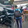Mobil Hantam Motor hingga Ringsek di Kelapa Gading, Lalu Lintas Macet Parah