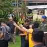 Anggota TNI Bunuh Istri Acungkan Jari Tengah ke Keluarga Korban