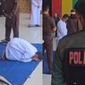 VIDEO: Hukuman Cambuk Pelaku Gay di Aceh, Sampai Sujud