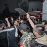 Sultan HB X Datangi Mapolda DIY di Tengah Aksi Massa