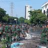 TNI dan Petugas Kebersihan Bersihkan Kawasan Mako Brimob Kwitang Pascademo