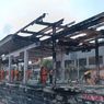 Halte Transjakarta Senen Mulai Dibersihkan Pasca Terbakar Akibat Demo