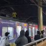 Viral, Pria Berjaket Ojol Lari di Atas Gerbong KRL Stasiun Cikini