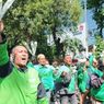 Aksi Damai Ojol Bagikan Mawar di Monas, Wujud Solidaritas dan Upaya Hindari Provokasi